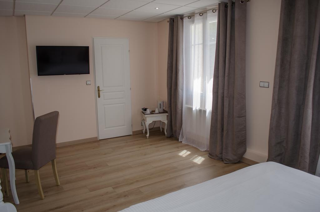 Hotel Lac Et Foret Saint-André-les-Alpes Екстериор снимка