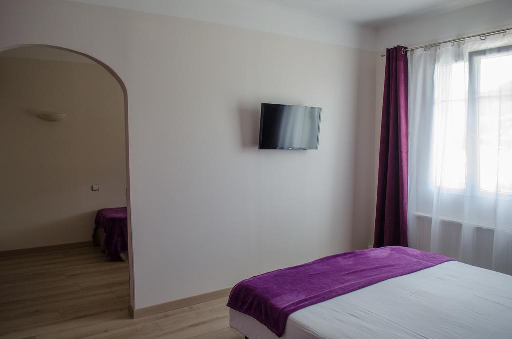 Hotel Lac Et Foret Saint-André-les-Alpes Екстериор снимка