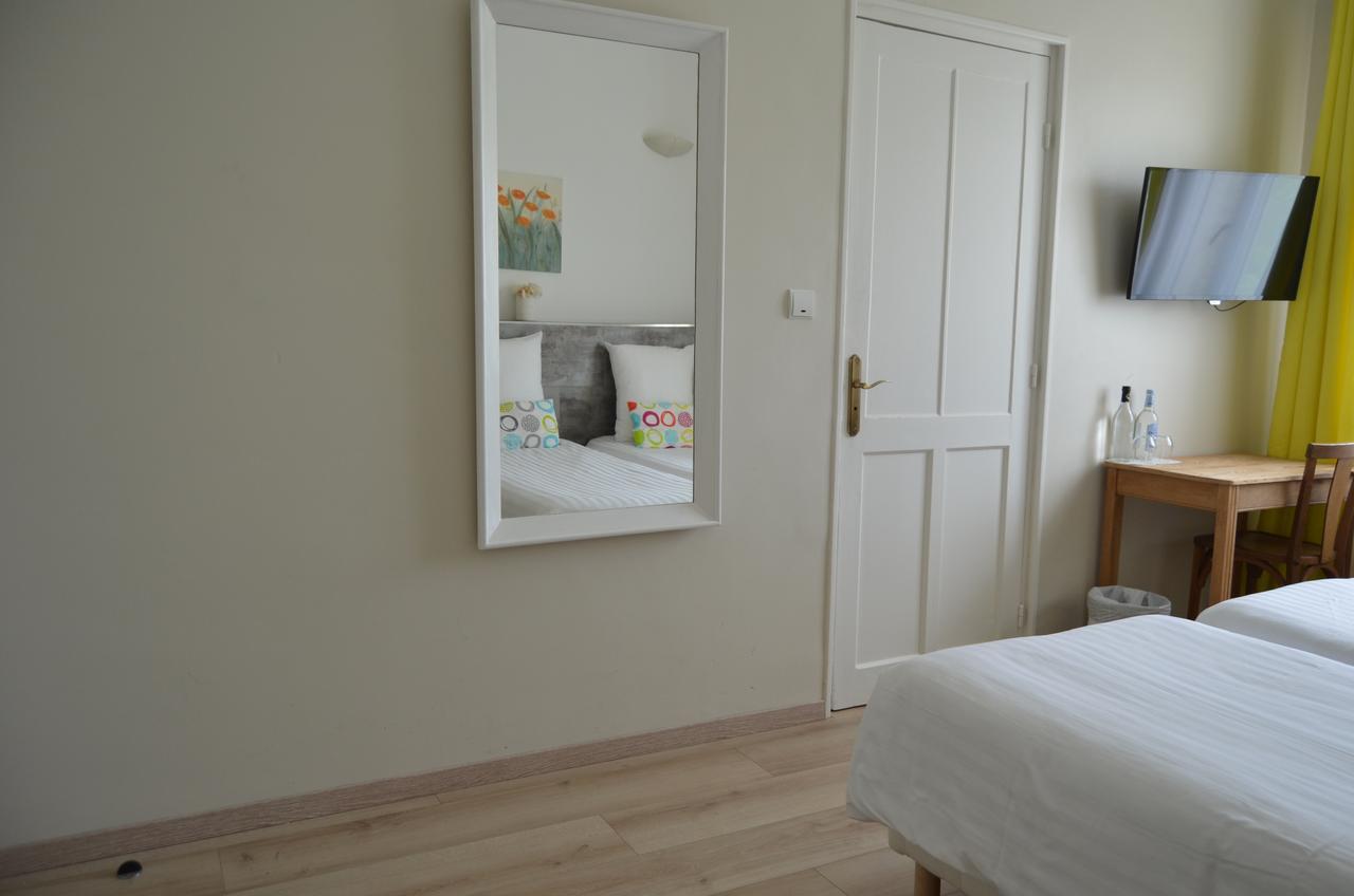 Hotel Lac Et Foret Saint-André-les-Alpes Екстериор снимка