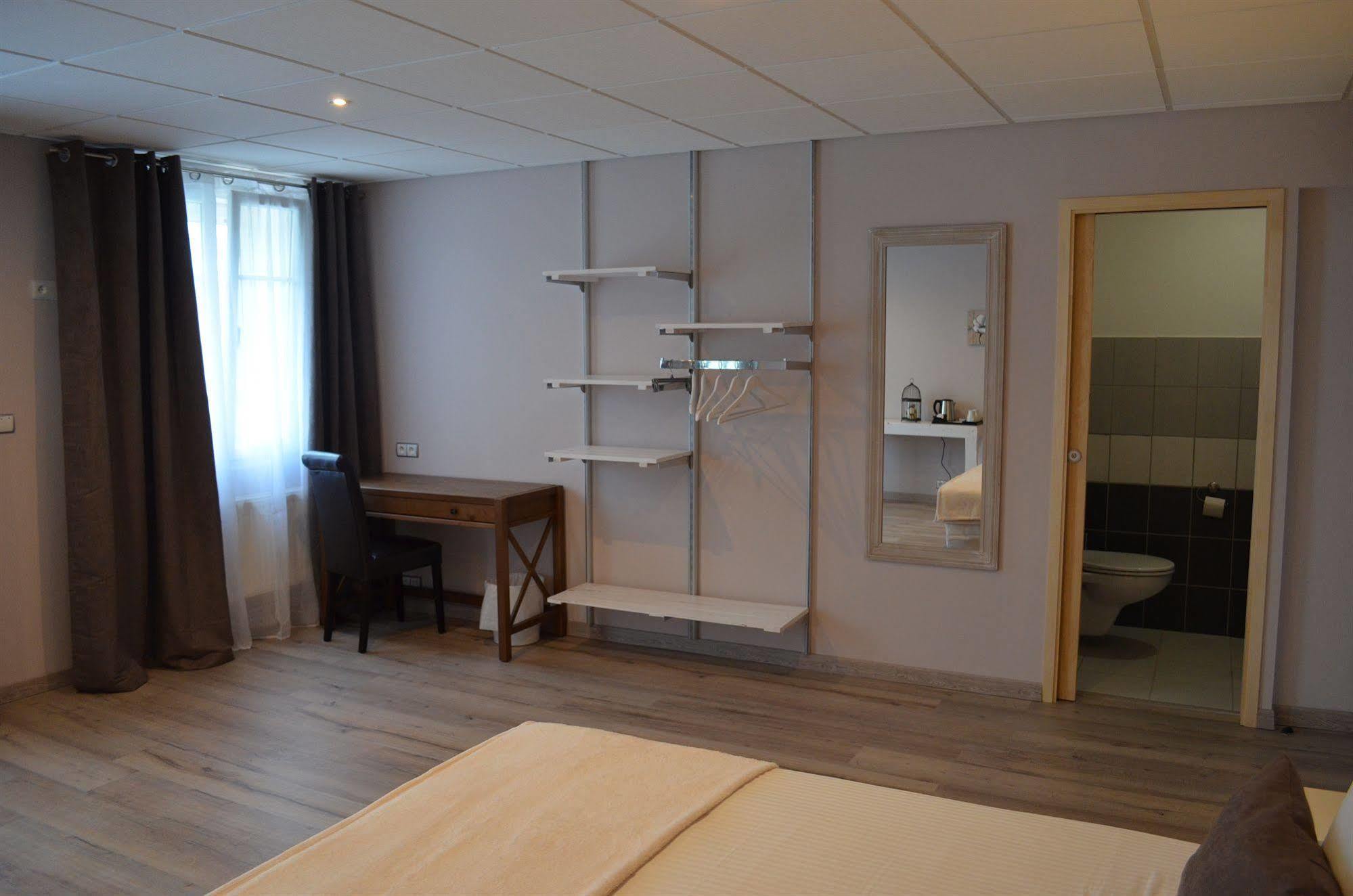 Hotel Lac Et Foret Saint-André-les-Alpes Екстериор снимка