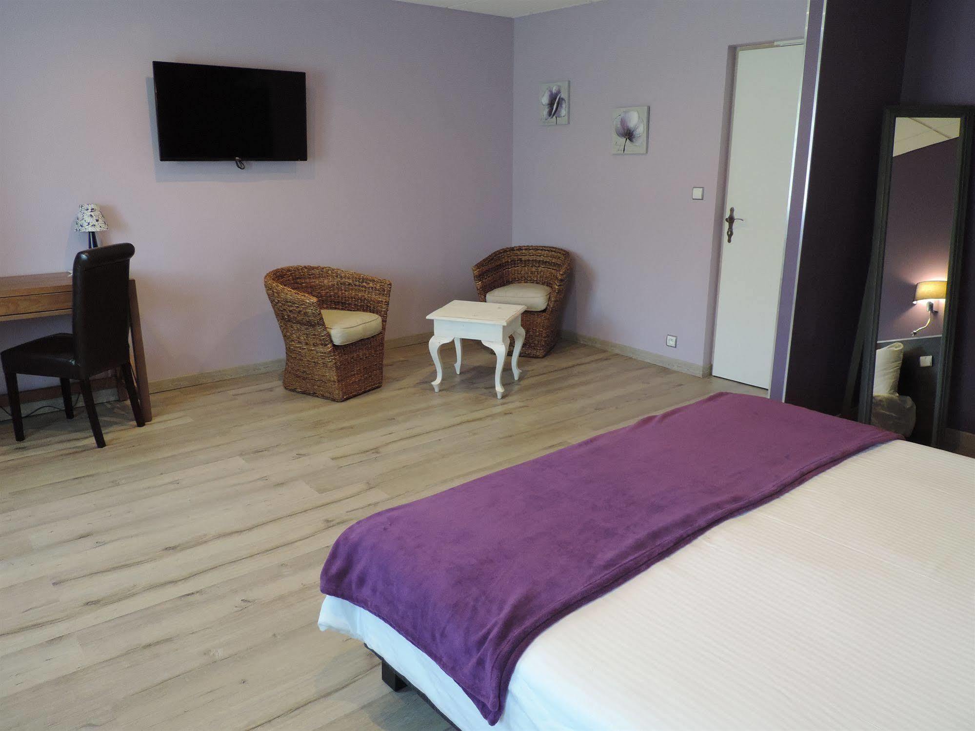 Hotel Lac Et Foret Saint-André-les-Alpes Екстериор снимка