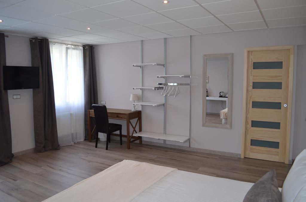 Hotel Lac Et Foret Saint-André-les-Alpes Стая снимка