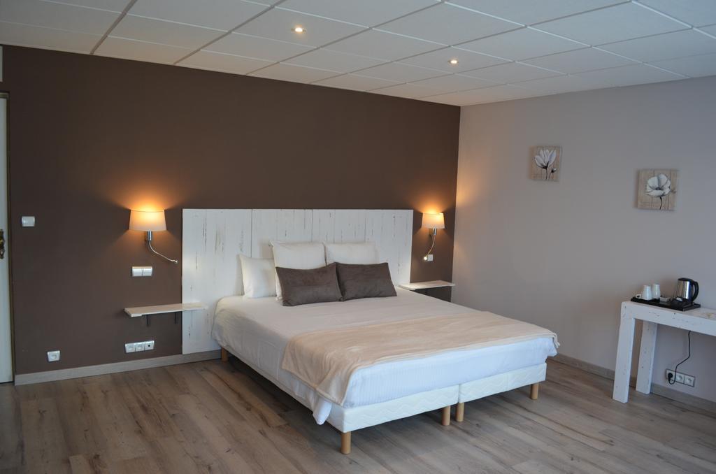 Hotel Lac Et Foret Saint-André-les-Alpes Стая снимка